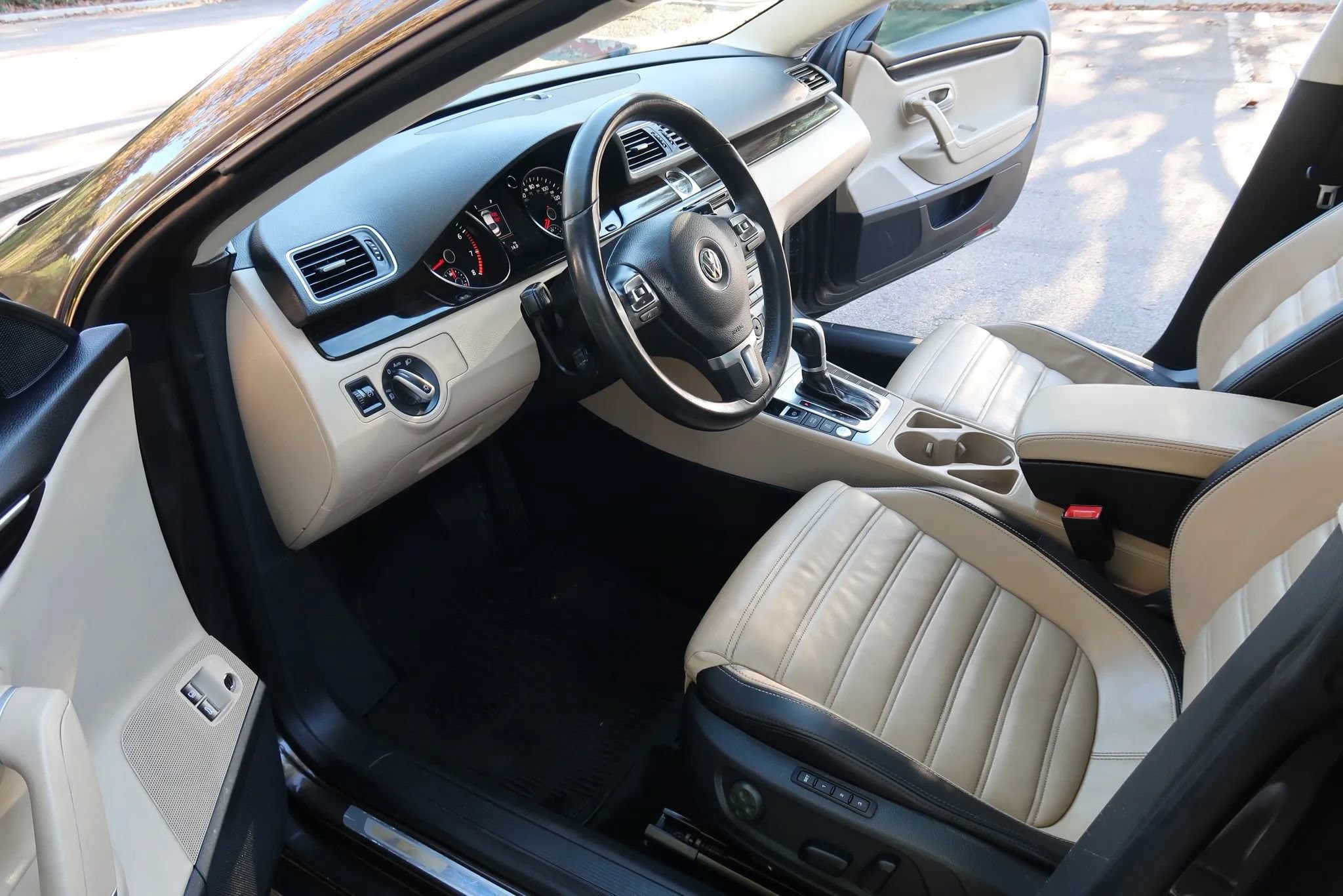 Used 2017 Volkswagen CC R-Line Executive FWD image 14