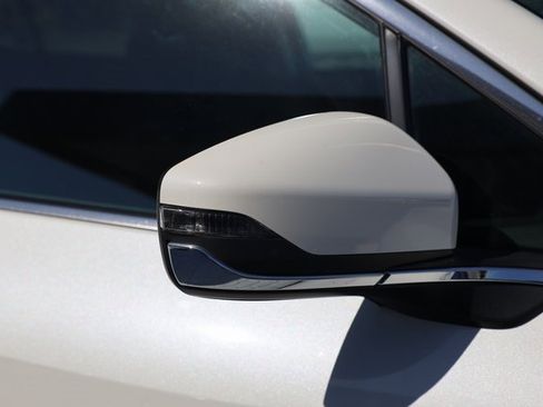 Used 2020 Subaru Outback Premium image 8