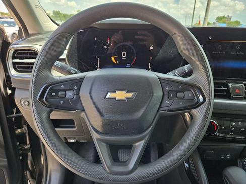 Used 2025 Chevrolet TrailBlazer LT AWD/4WD image 21
