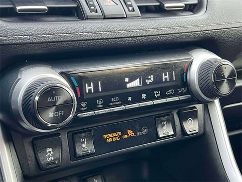 Certified 2020 Toyota RAV4 XLE Premium image 33