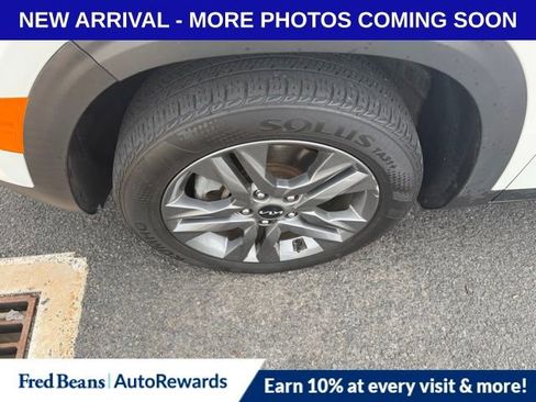 Used 2023 Kia Seltos LX image 4