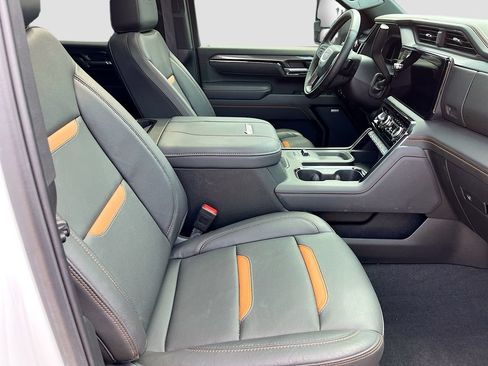 Used 2025 GMC Sierra 2500 AT4 w/ AT4 Premium Plus Package AWD/4WD image 29