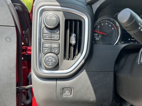 Used 2021 Chevrolet Silverado 1500 LT Trail Boss w/ Convenience Package II AWD/4WD image 18