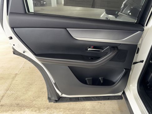 Used 2024 MAZDA CX-90 Plug-In Hybrid w/ Premium Plus image 16