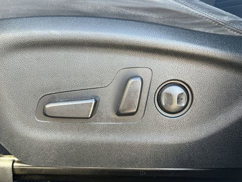 Used 2016 Kia Sorento LX w/ LX Convenience Package image 18