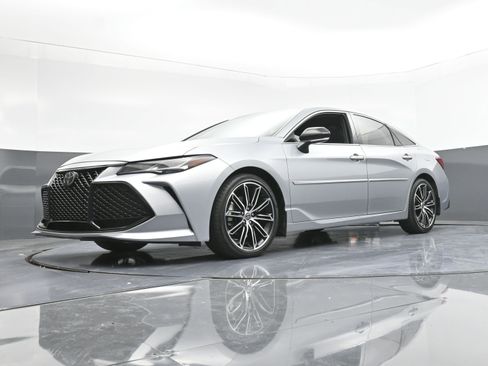 Used 2022 Toyota Avalon Touring image 30