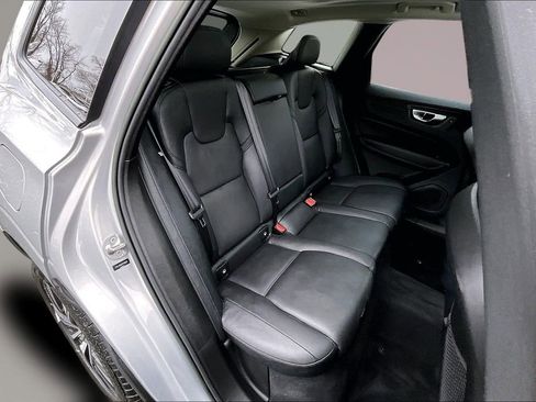 Certified 2023 Volvo XC60 B5 Plus w/ Protection Package Premier AWD/4WD image 24