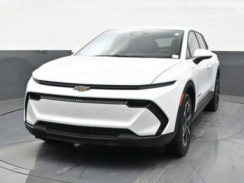 Used 2025 Chevrolet Equinox EV LT FWD image 8