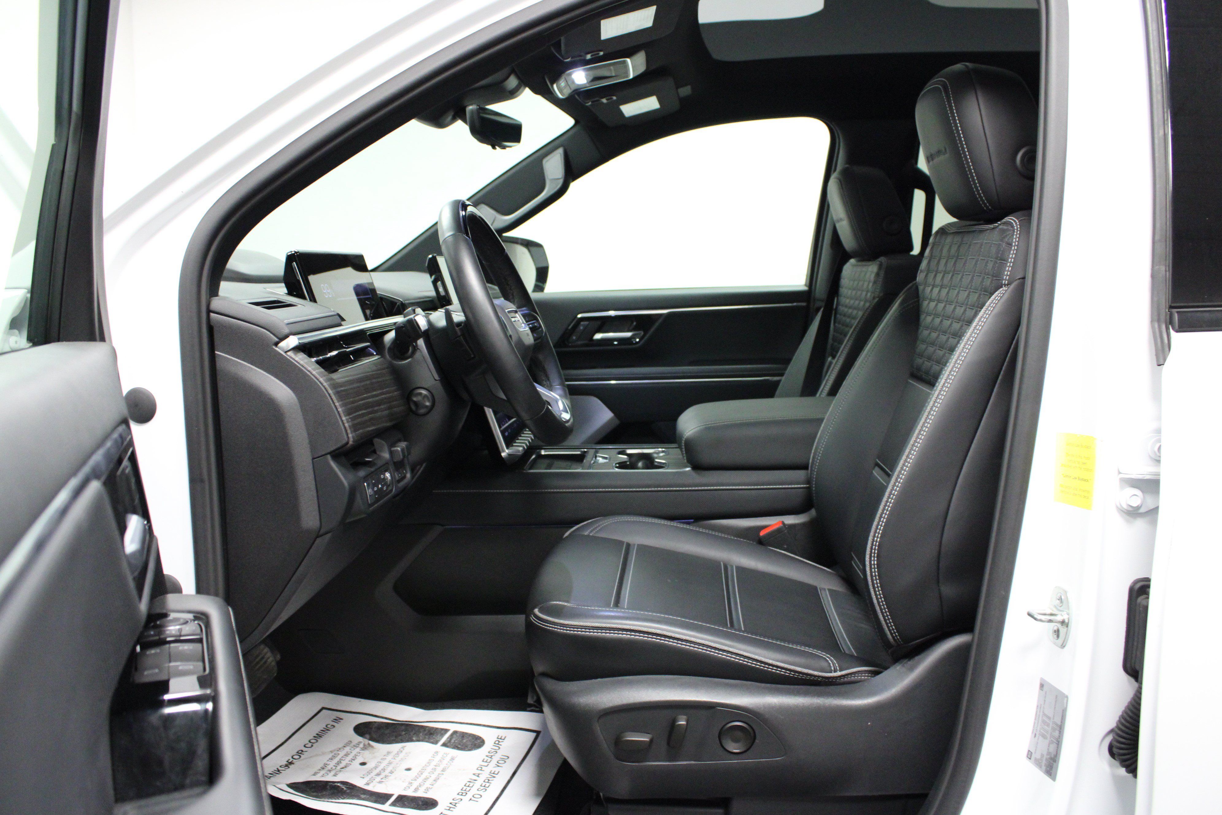 Used 2025 GMC Sierra EV Denali AWD/4WD image 12