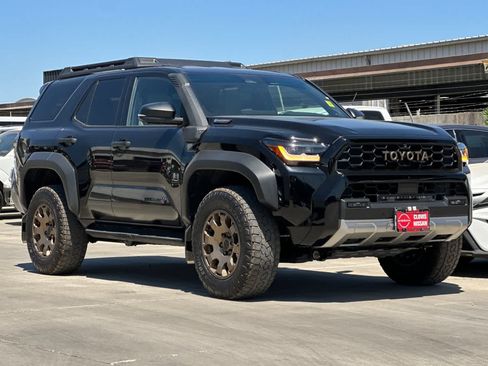 Used 2025 Toyota 4Runner Trailhunter AWD/4WD image 10