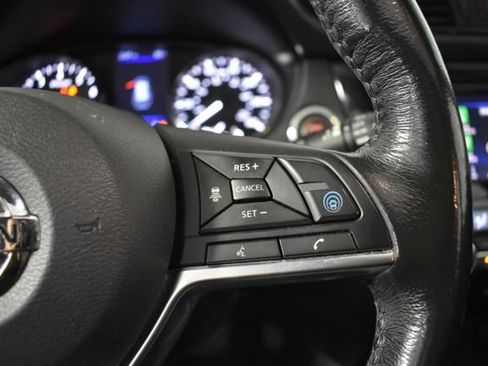 Used 2019 Nissan Rogue SV w/ Sun & Sound Touring Package AWD/4WD image 17