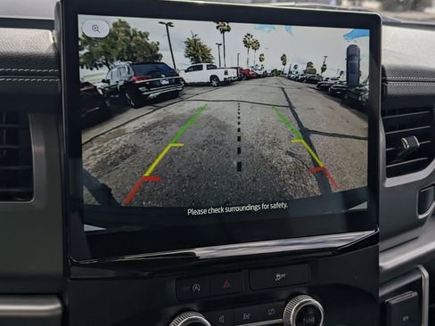 Used 2024 Ford Expedition XLT image 12