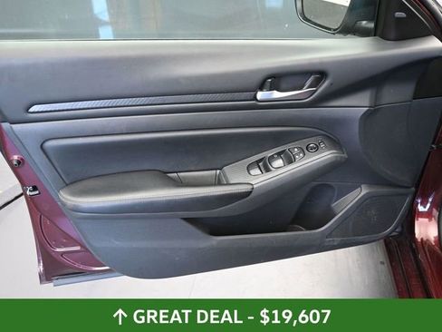 Used 2024 Nissan Altima 2.5 SV image 20