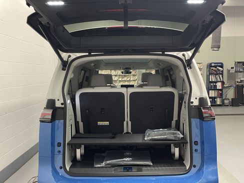 New 2025 Volkswagen ID. Buzz 1st Edition AWD/4WD image 4