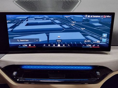 Used 2025 BMW i4 eDrive40 w/ Premium Package RWD image 37