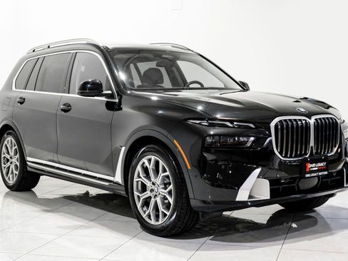 Used 2024 BMW X7 xDrive40i AWD/4WD image 3