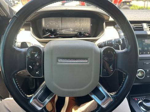 Used 2019 Land Rover Discovery SE AWD/4WD image 15