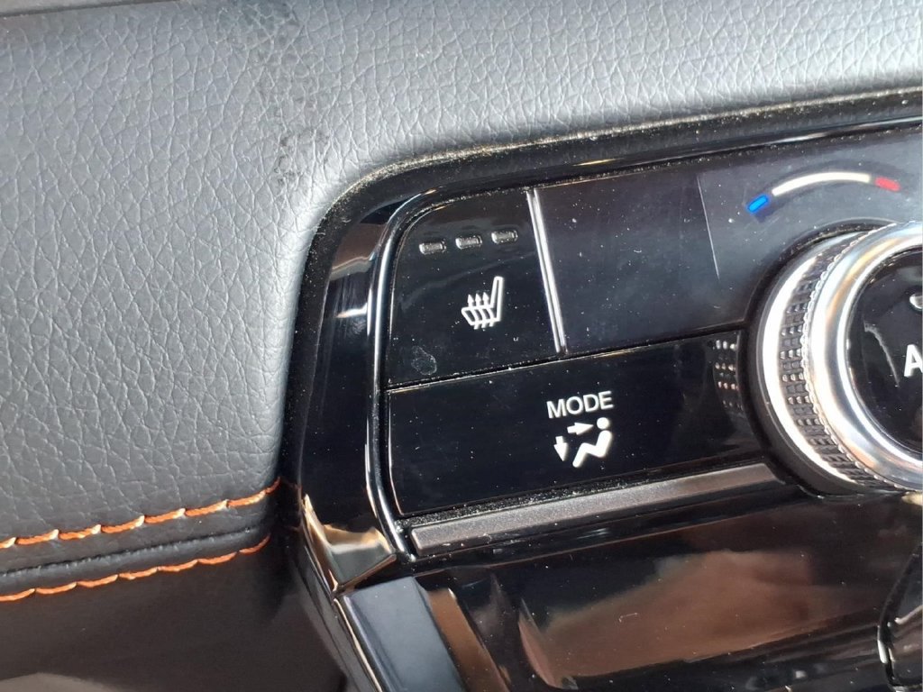 Used 2025 Honda Pilot TrailSport image 12