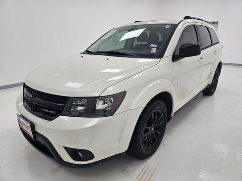 Used 2019 Dodge Journey SE w/ Premium Group image 4