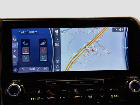 Certified 2022 Toyota Highlander Platinum AWD/4WD image 11