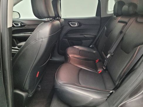 Used 2022 Jeep Compass Trailhawk w/ Trailhawk Convenience Group AWD/4WD image 18
