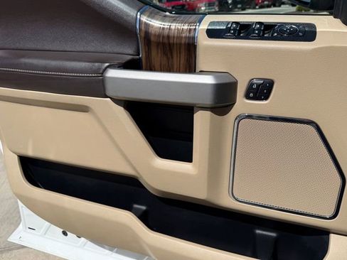 Used 2020 Ford F150 Lariat image 21