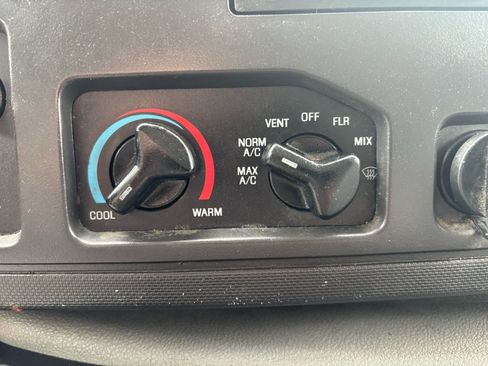 Used 2019 Ford E-350 and Econoline 350 Super Duty w/ Power Windows & Locks Group RWD image 33