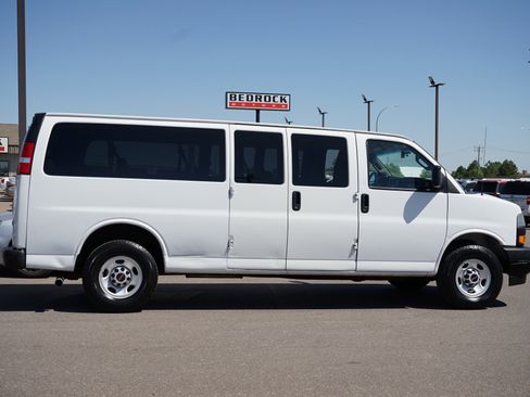 Used 2020 GMC Savana 3500 LS image 2