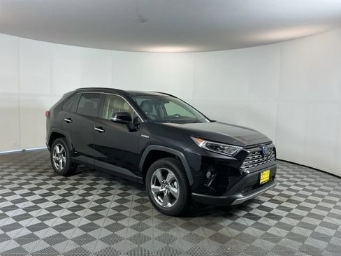 Used 2020 Toyota RAV4 Limited AWD/4WD image 3