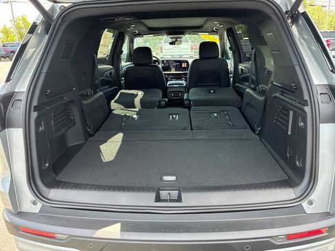New 2026 Chevrolet Traverse LT w/ Sun and Wheel Package AWD/4WD image 36
