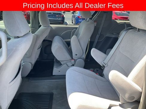 Used 2016 Toyota Sienna LE FWD image 11