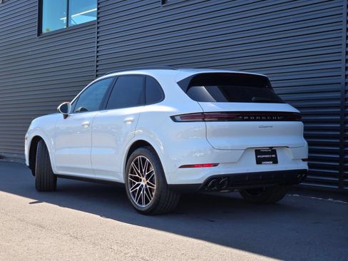 New 2026 Porsche Cayenne AWD/4WD image 3