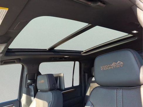 New 2026 Chevrolet Suburban High Country image 23