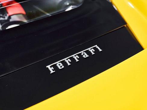 Used 2021 Ferrari F8 Tributo image 12