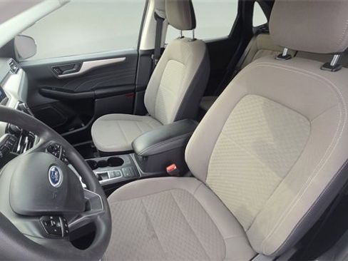 Used 2022 Ford Escape SE image 21