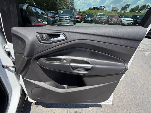 Used 2019 Ford Escape SE FWD image 10