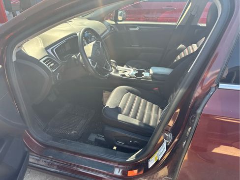 Used 2016 Ford Fusion SE FWD image 5