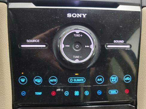 Used 2019 Ford Taurus Limited image 34