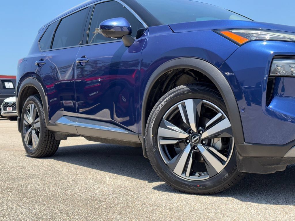 Certified 2023 Nissan Rogue SL w/ SL Premium Package FWD image 2