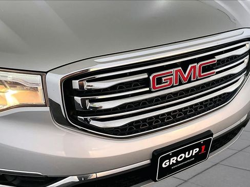 Used 2017 GMC Acadia SLT AWD/4WD image 30