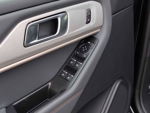 New 2026 Ford Explorer Active w/ Active Comfort Package RWD image 19