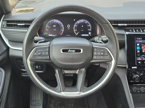 Used 2024 Jeep Grand Cherokee Altitude AWD/4WD image 7