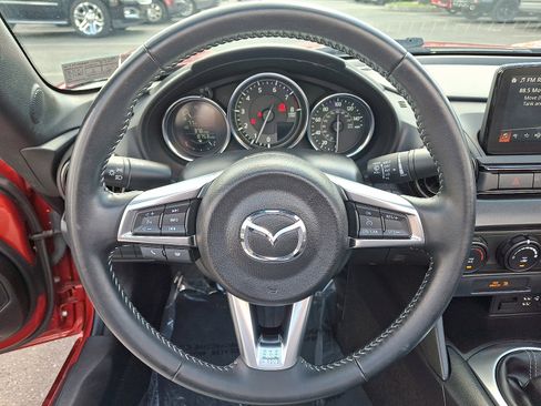 Used 2021 MAZDA MX-5 Miata Sport RWD image 17