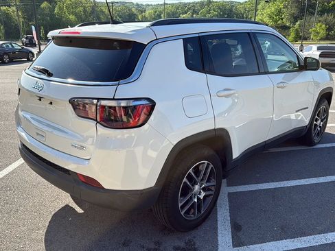 Used 2019 Jeep Compass Latitude FWD image 5
