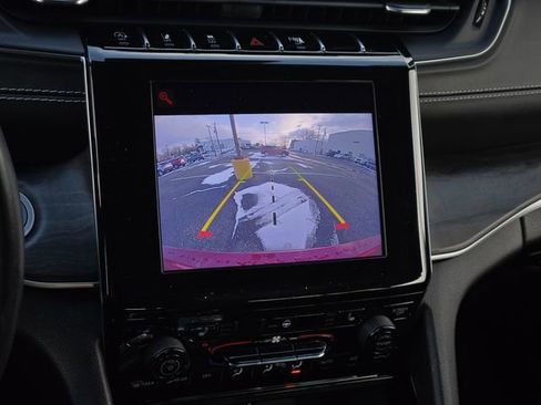 Used 2022 Jeep Grand Cherokee L Limited image 21