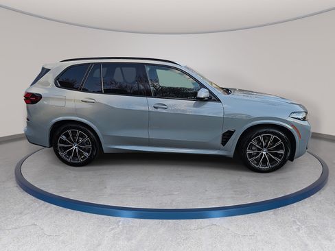New 2026 BMW X5 xDrive50e w/ M Sport Package AWD/4WD image 4