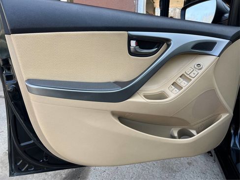 Used 2012 Hyundai Elantra Limited image 18