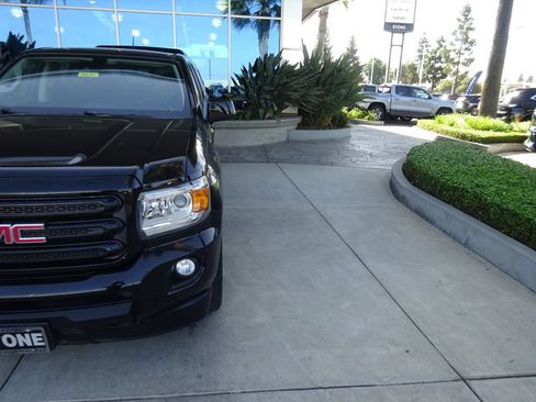 Certified 2018 GMC Canyon SLE w/ Nightfall Edition AWD/4WD image 33