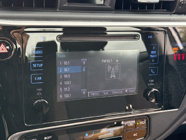 Used 2019 Toyota Corolla LE FWD image 28