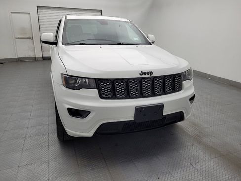 Used 2019 Jeep Grand Cherokee Altitude AWD/4WD image 14